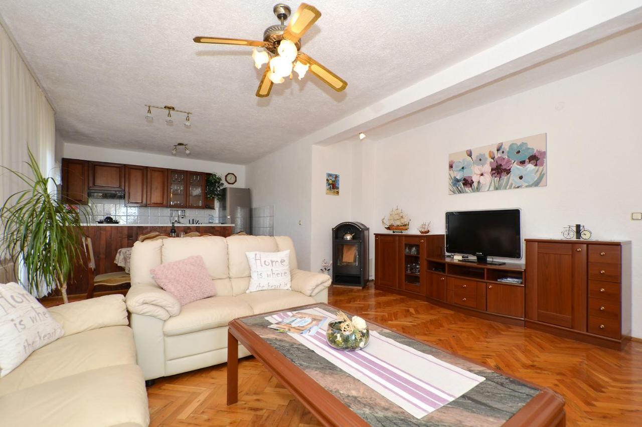 Apartment Una Seget Vranjica Εξωτερικό φωτογραφία